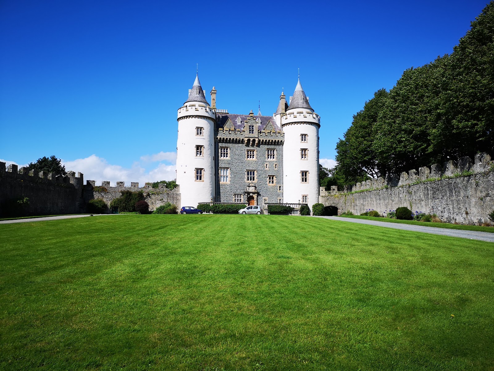 Killyleagh Castle (2026) – Best of TikTok, Instagram & Reddit Travel Guide