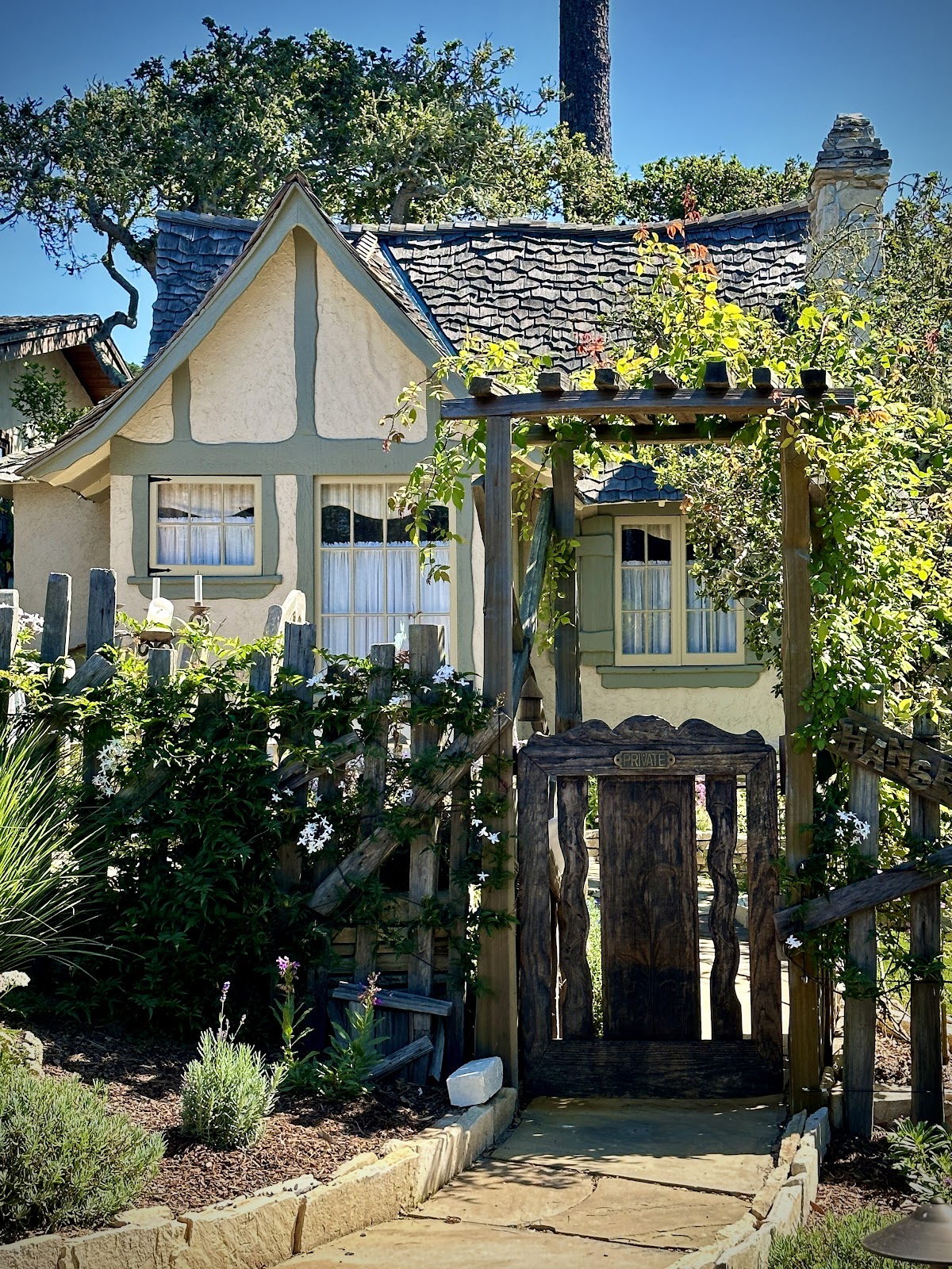Hansel \u0026 Gretel Cottage Tuck Box Carmel-by-the-Sea (2026) – Best of TikTok,  Instagram \u0026 Reddit Travel Guide, image size:1200x1600