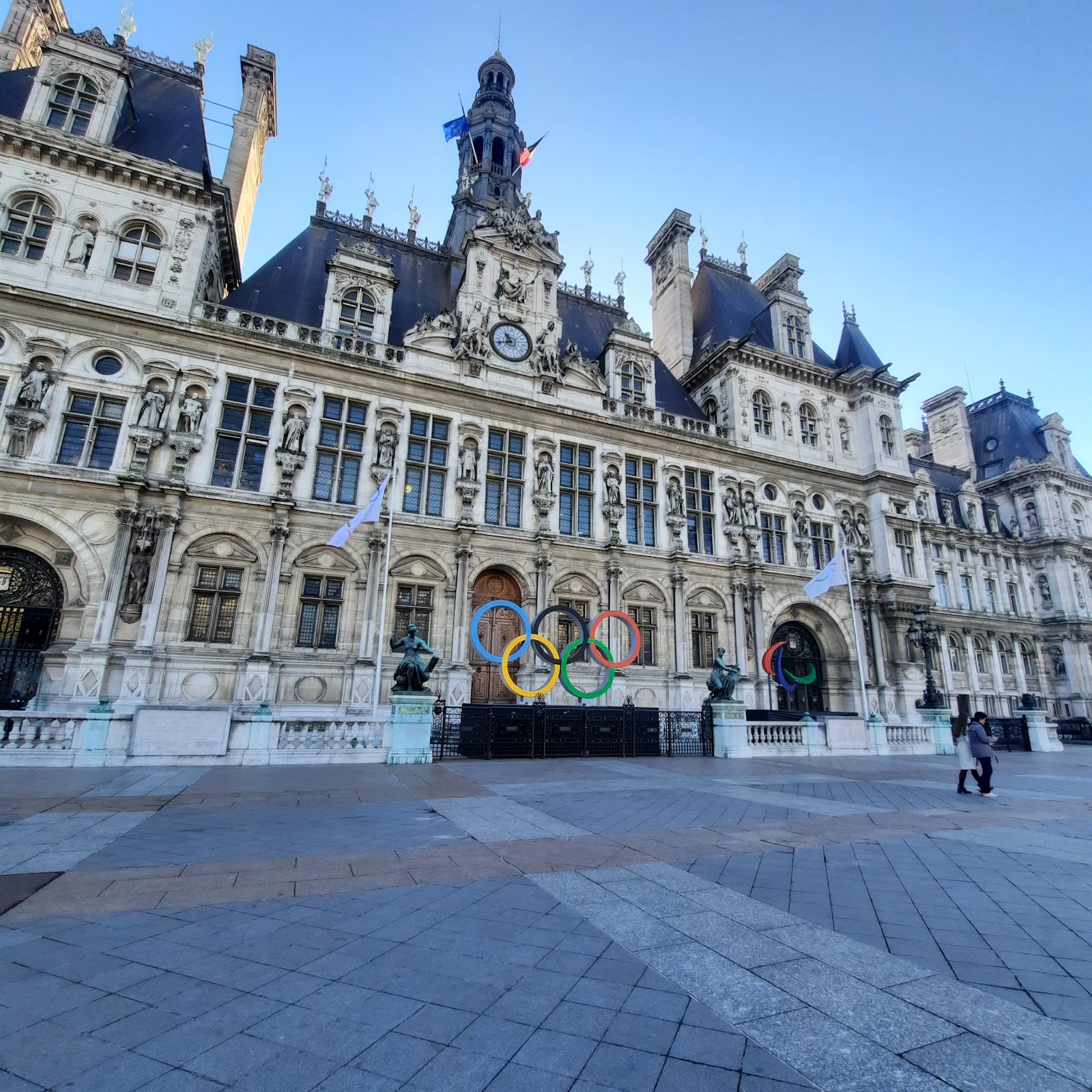 Place de l'Hôtel de Ville (2025) – Best of TikTok, Instagram