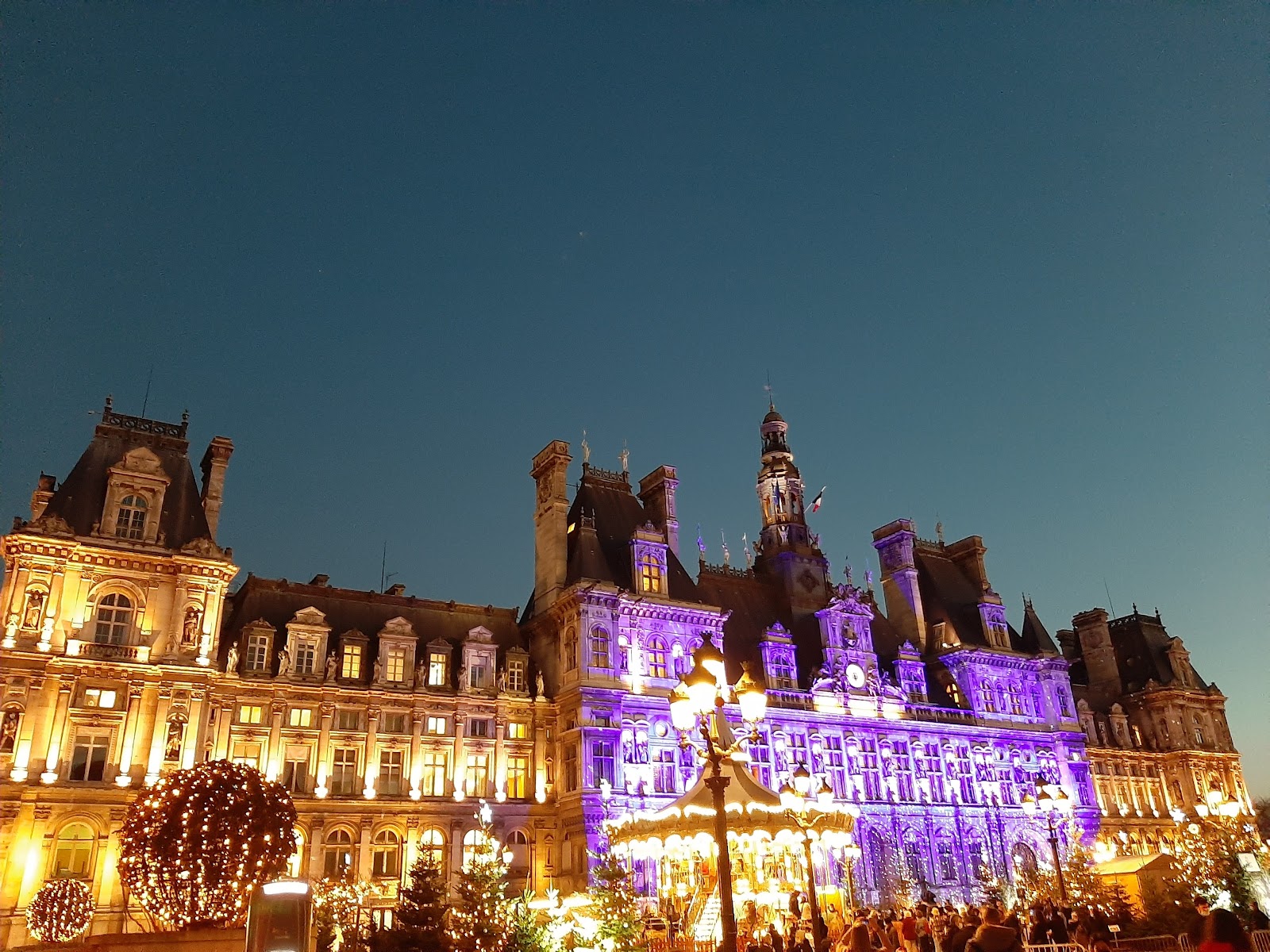 Place de l'Hôtel de Ville (2025) – Best of TikTok, Instagram