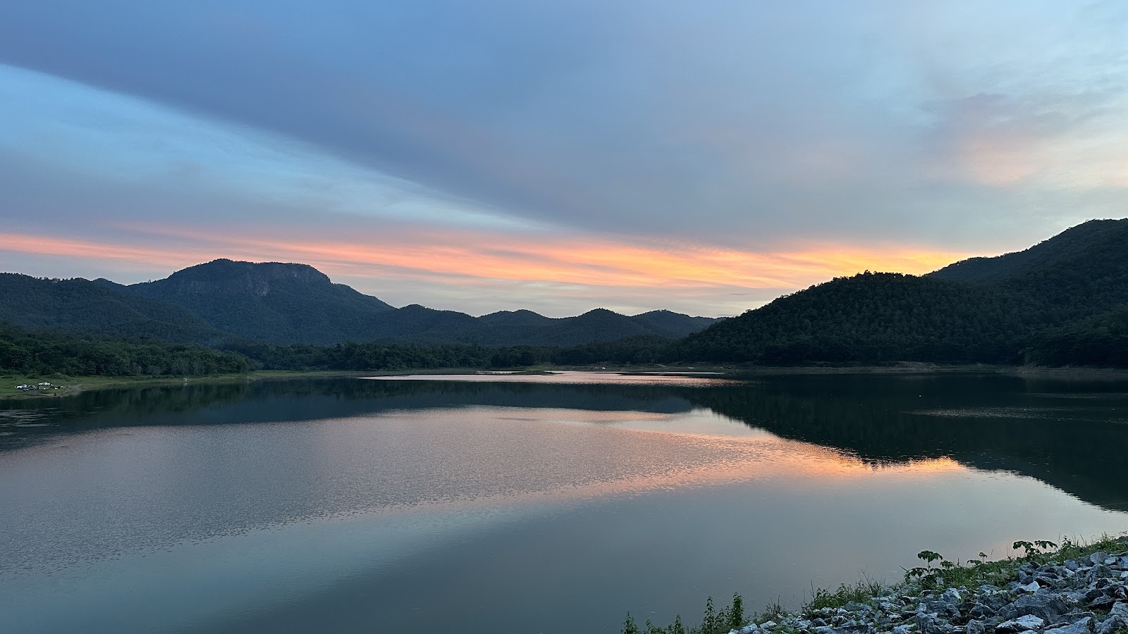 Huai Lan Reservoir (2026) – Best of TikTok, Instagram & Reddit Travel Guide