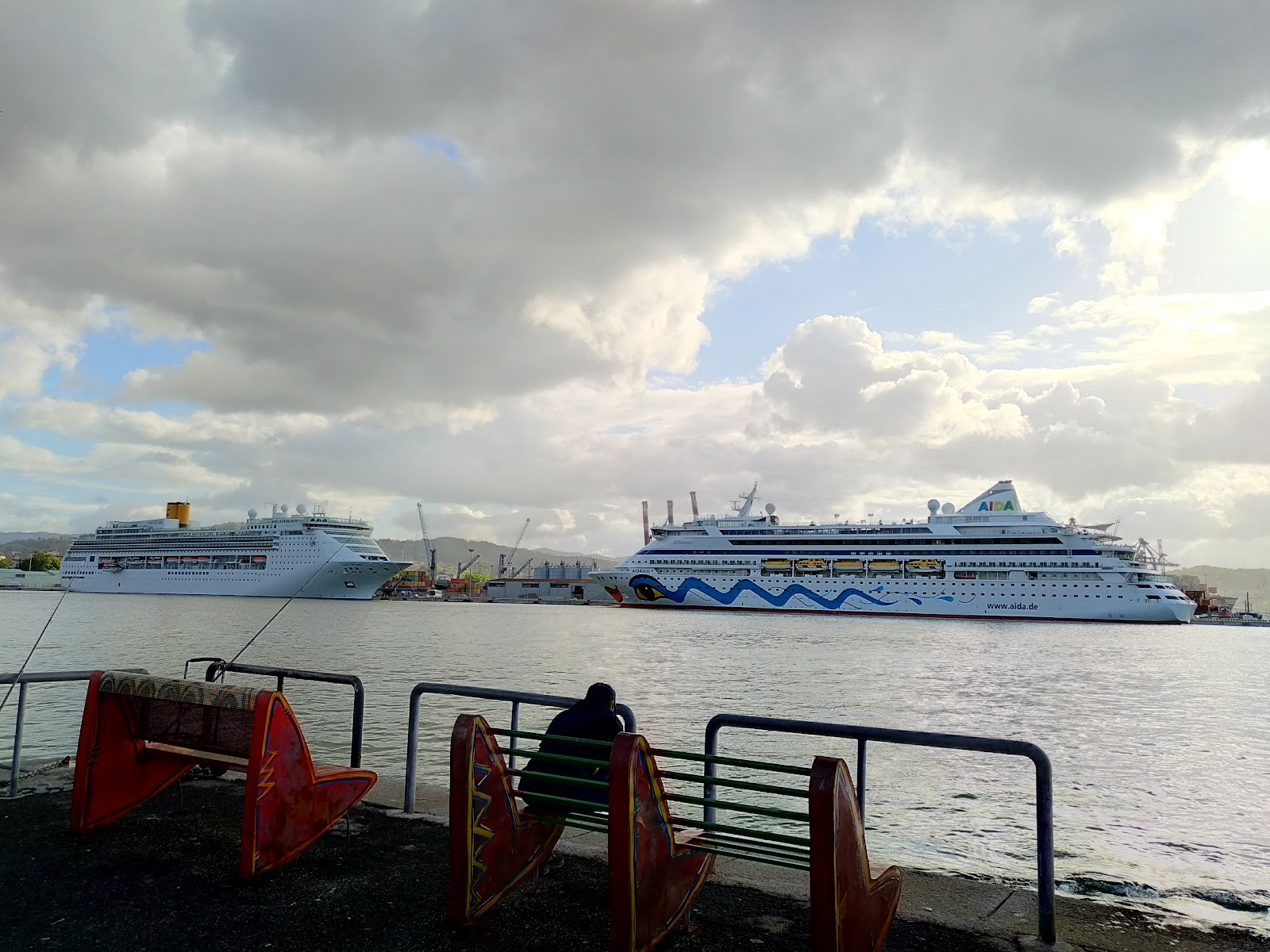 Molo Italia (2025) – Best of TikTok, Instagram \u0026 Reddit Travel Guide, image size:1600x1200