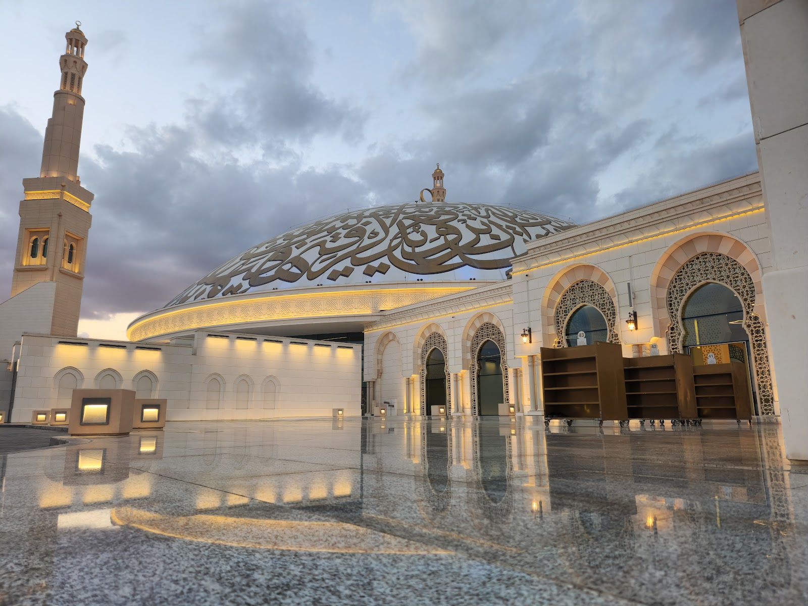 Sheikh Khalifa Bin Zayed Al Awwal Mosque (2026) – Best of TikTok, Instagram  \u0026 Reddit Travel Guide, image size:1600x1200