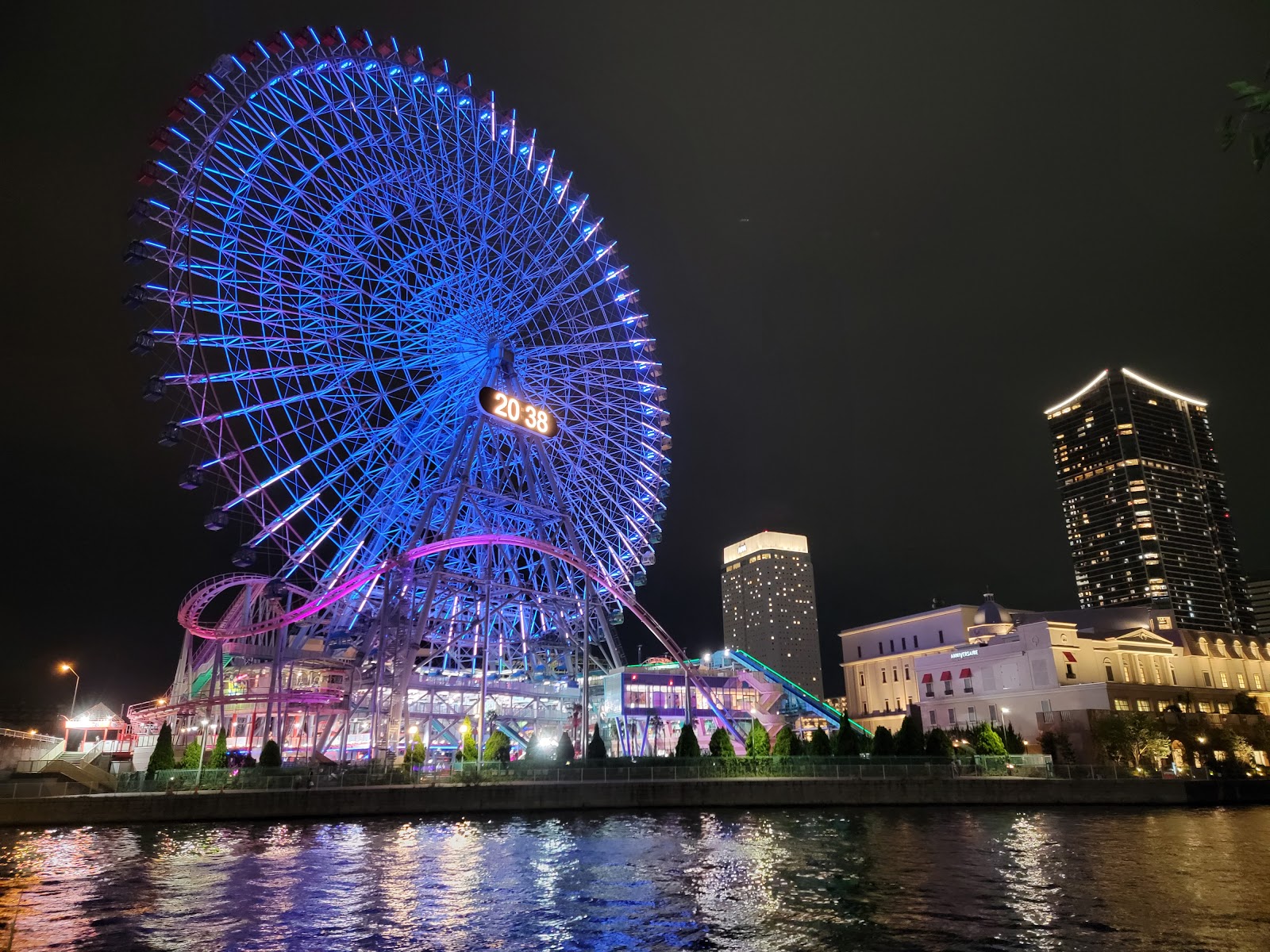 プロジェクター yokohama Cosmo Clock 21 (2025) – Best of TikTok, Instagram & Reddit Travel