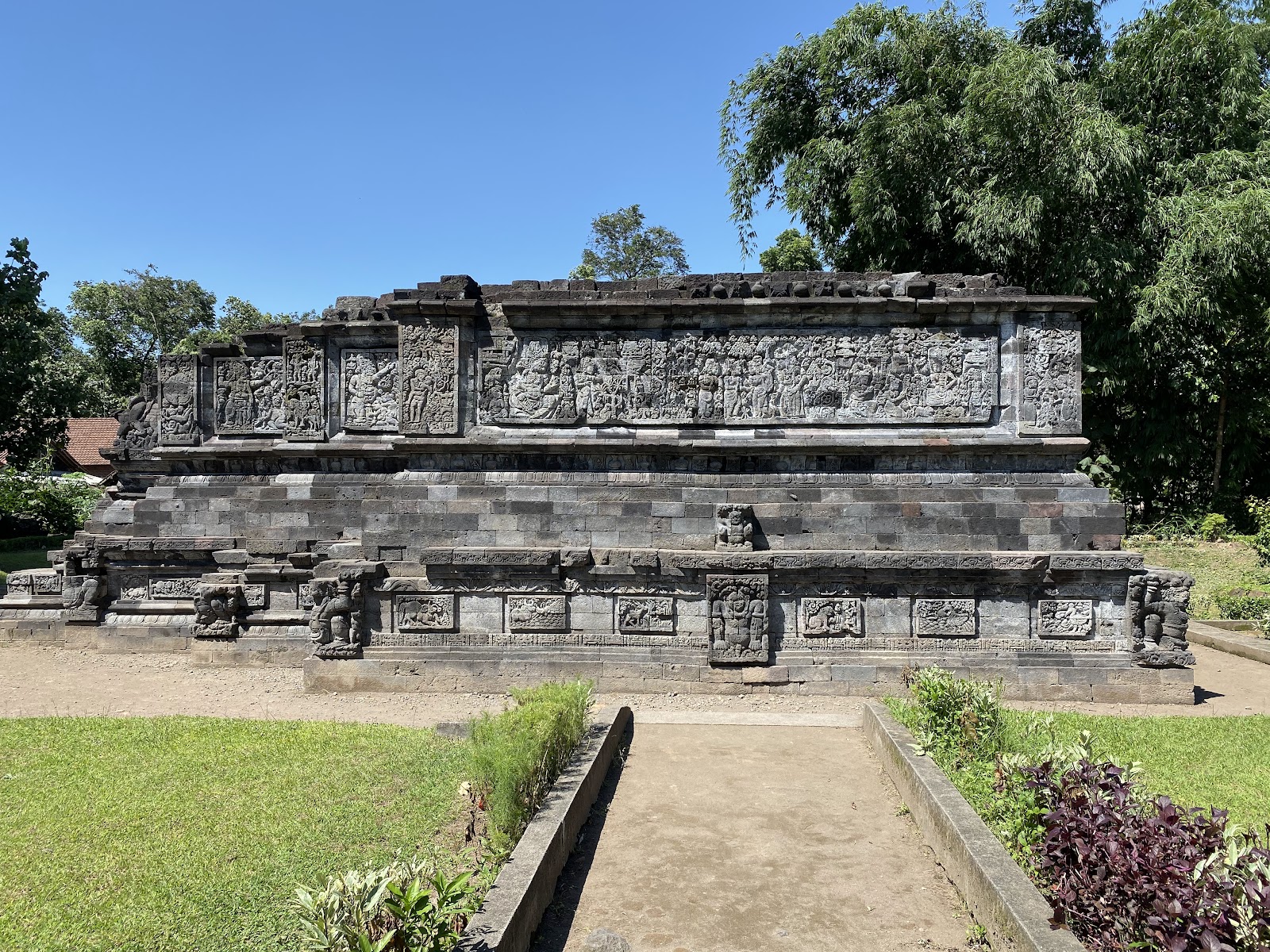 Candi Surawana (2026) – Best of TikTok, Instagram & Reddit Travel Guide