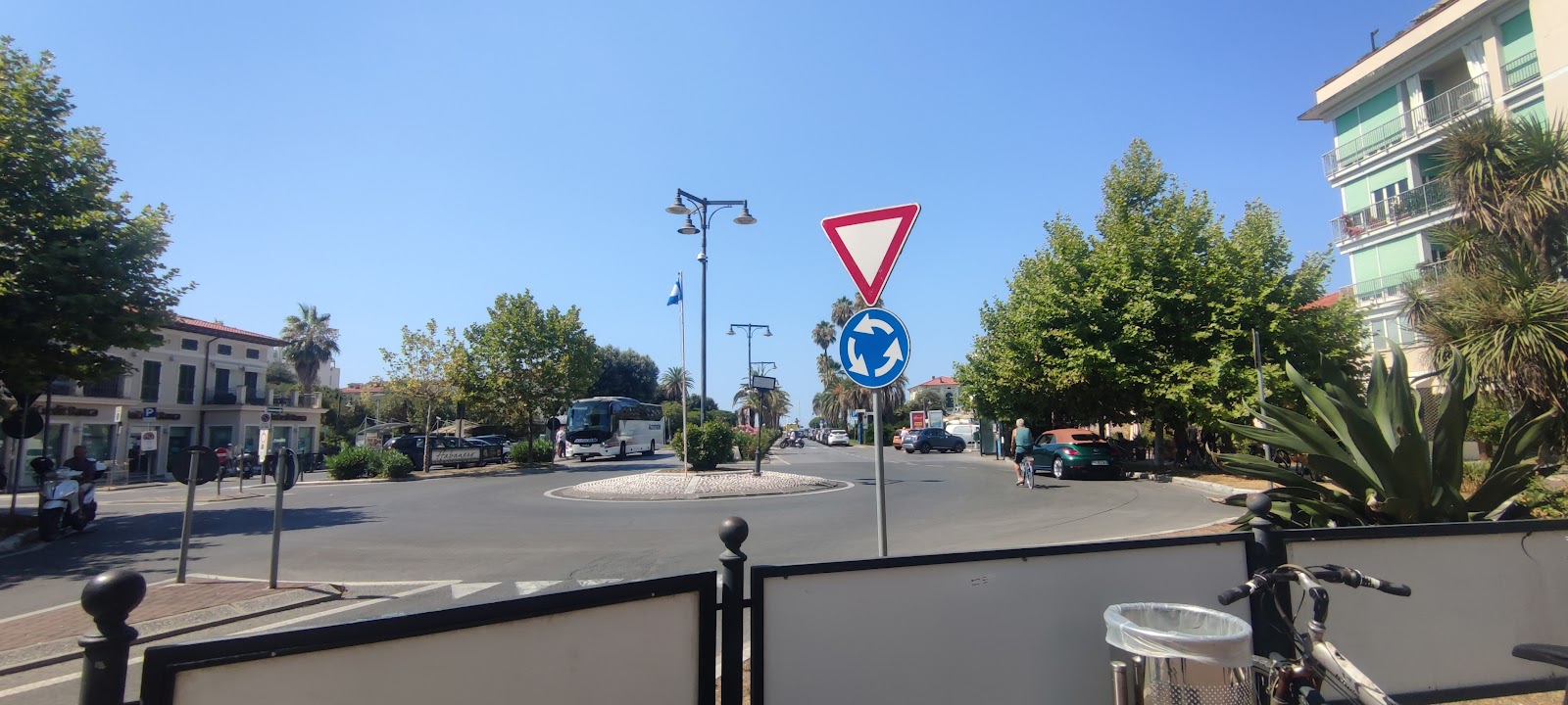 piazza betti marina di massa