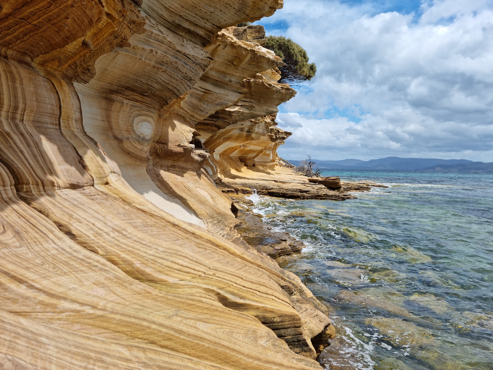 painted-cliffs-2026-best-of-tiktok-instagram-reddit-travel-guide