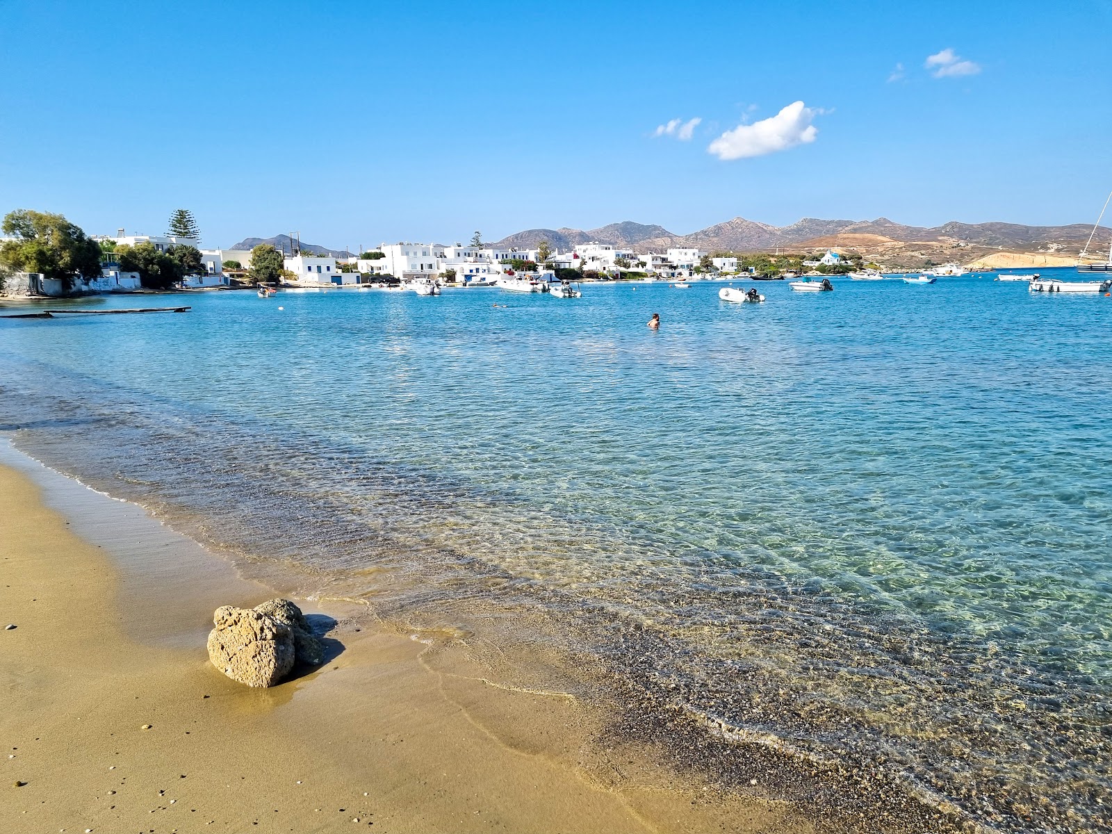 pollonia-waterfront-milos-2026-best-of-tiktok-instagram-reddit