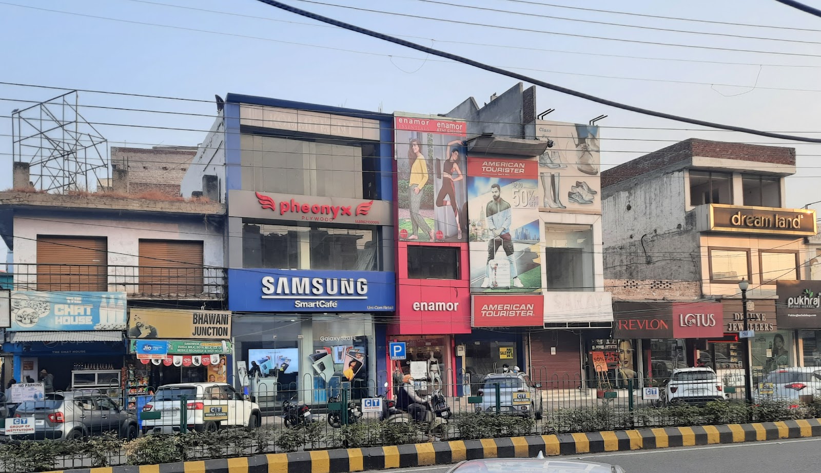 Model Town (2026) – Best of TikTok, Instagram & Reddit Travel Guide