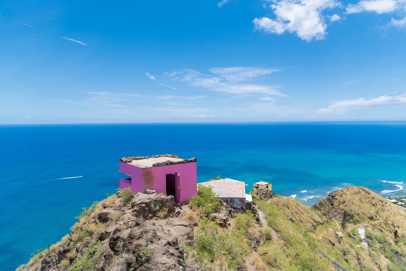 Pink Pillbox Maili Hike (2025) – Best of TikTok, Instagram