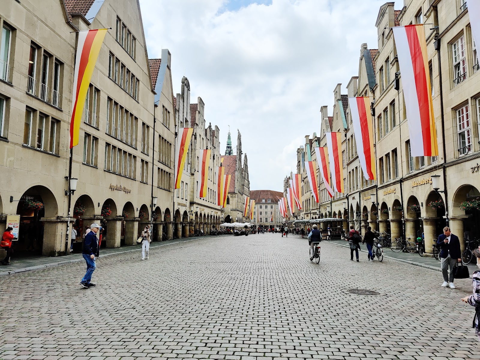 ドロー Prinzipalmarkt Münster (2025) – Best of TikTok, Instagram & Reddit