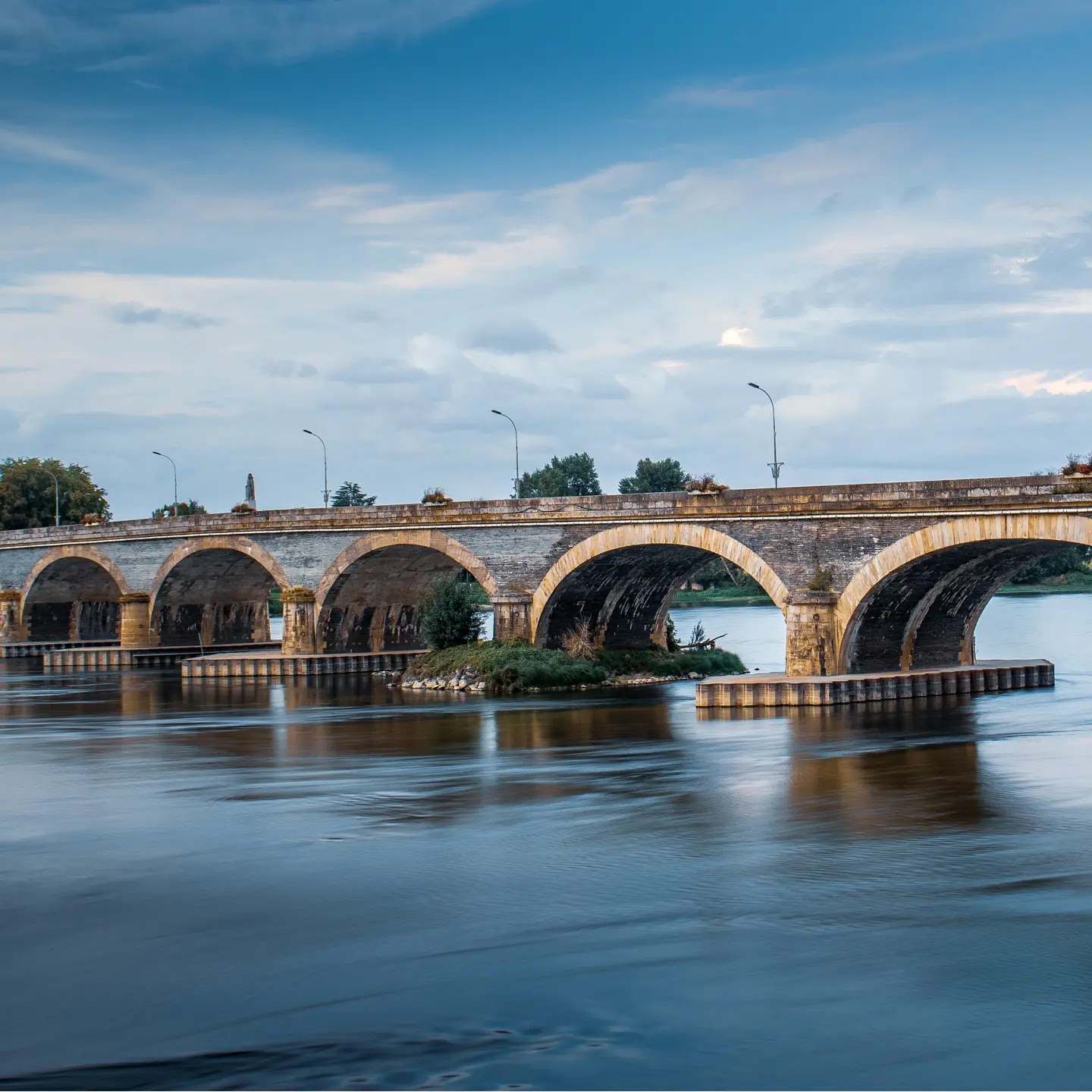 Les Lavandieres Les Ponts De Ce